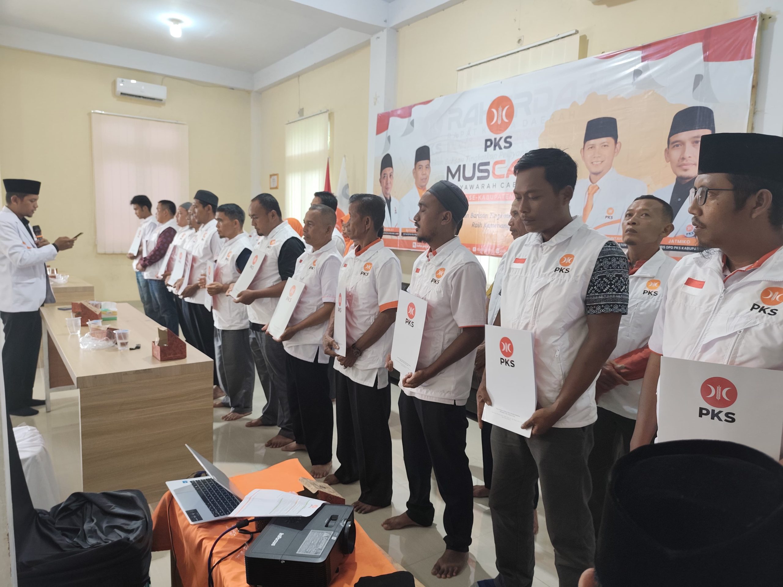 Perkokoh Barisan Menuju 2030, DPD PKS Tebo Lantik Pengurus DPC 12 Kecamatan